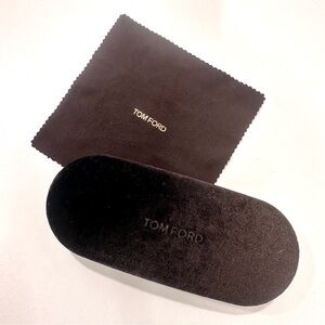 Tom Ford Dark Brown velvet sunglass case with Cloth Excellent condition
